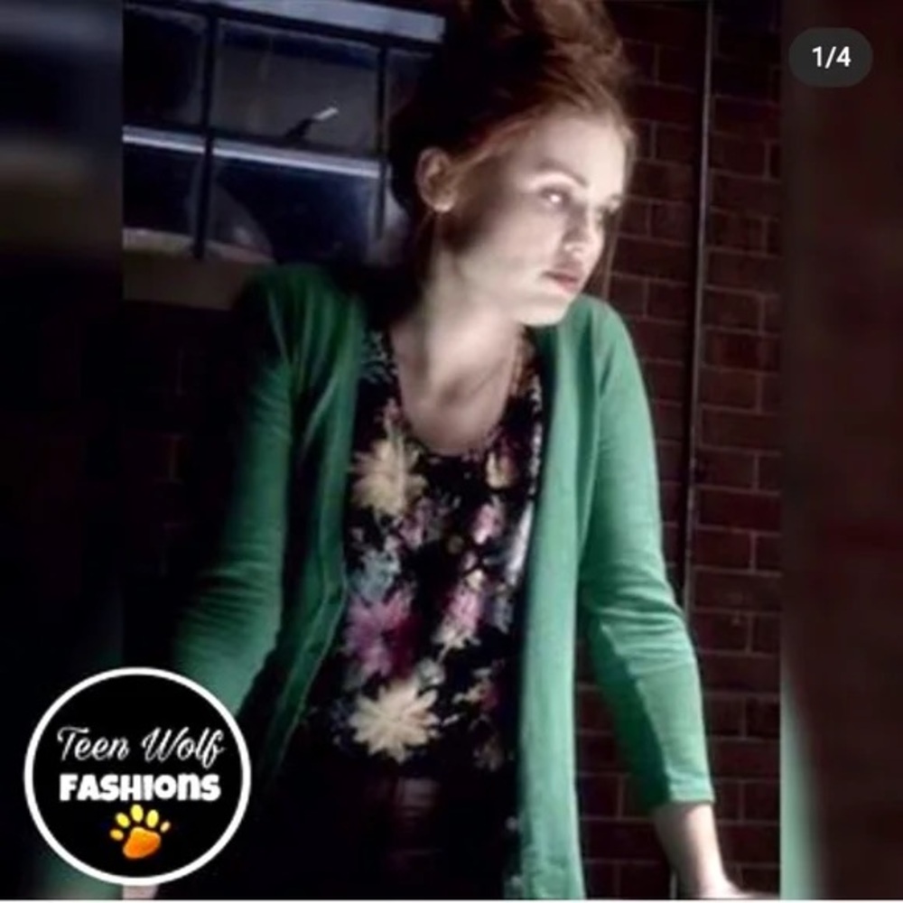 Lush floral buttoned crop top S ASO Lydia Martin teen wolf